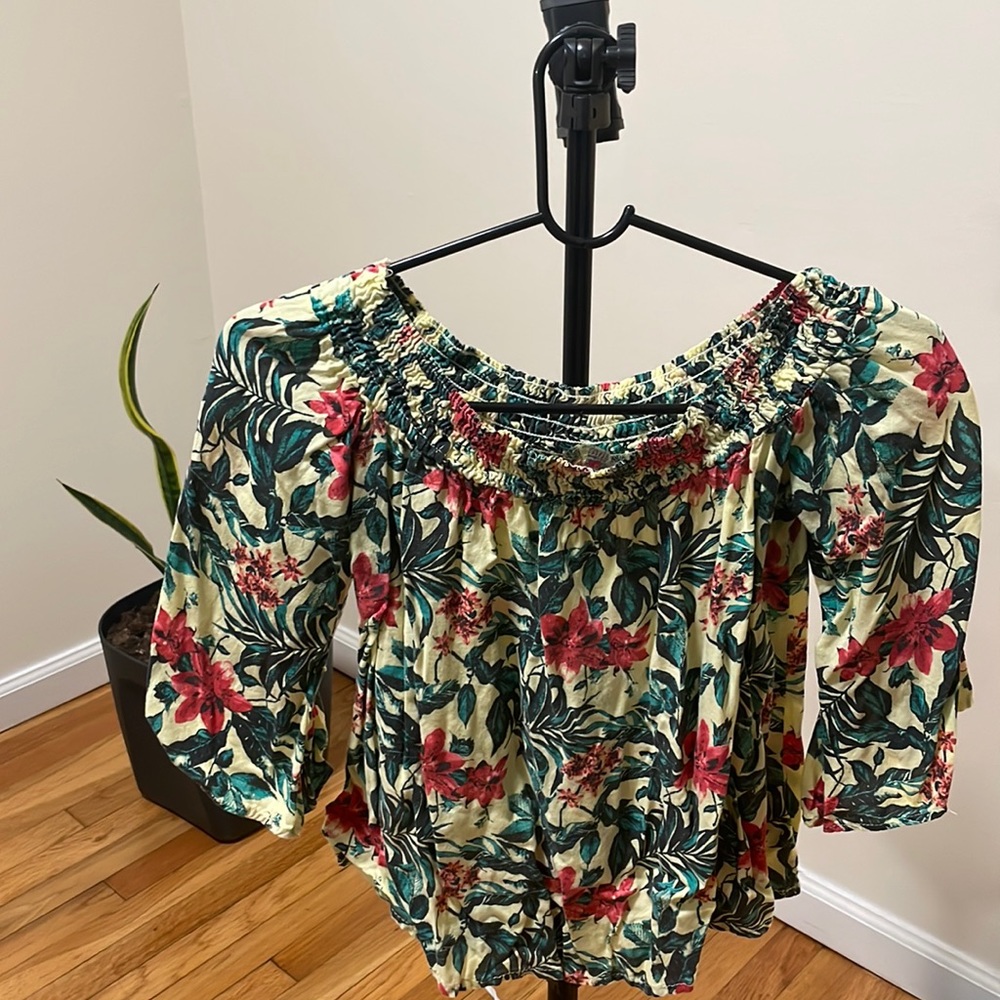 Very tropical shirt.